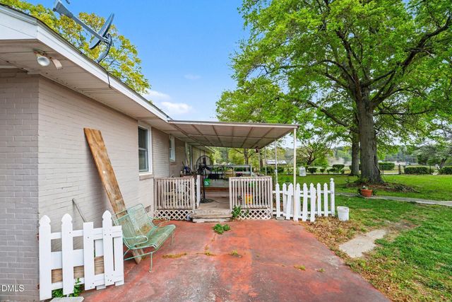 1411 Seabrook School Road, Fayetteville, NC 28312