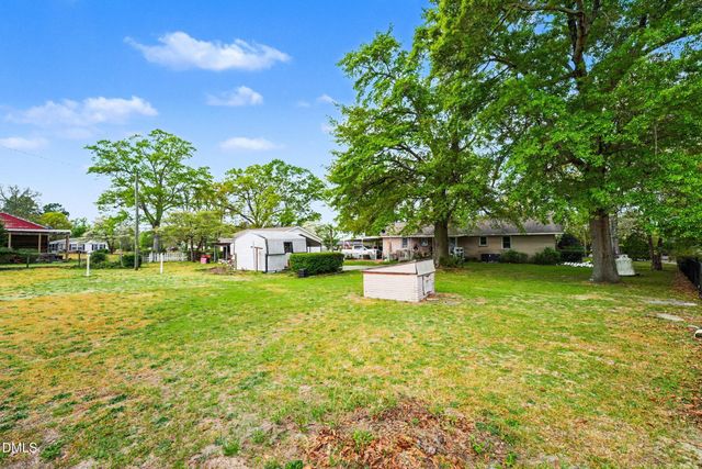 1411 Seabrook School Road, Fayetteville, NC 28312