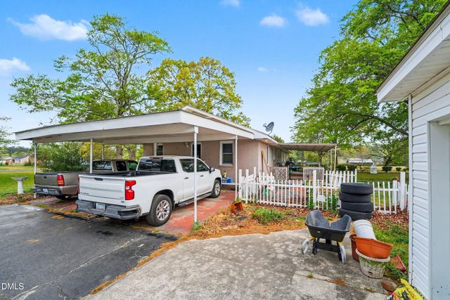 1411 Seabrook School Road, Fayetteville, NC 28312