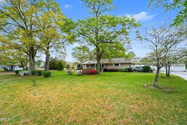 1411 Seabrook School Road, Fayetteville, NC 28312