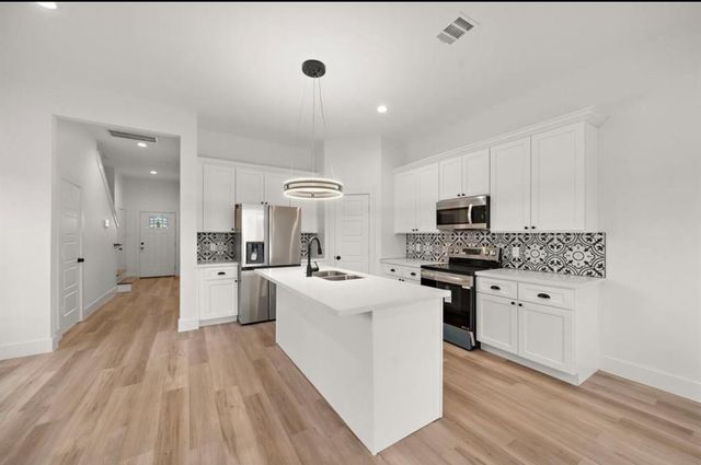 9240 Culver Street B, Houston, TX 77051