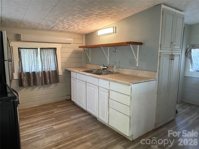 5A Warren Avenue, Asheville, NC 28803