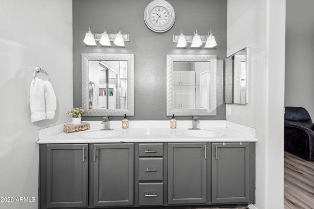 3718 S SETON Avenue, Gilbert, AZ 85297