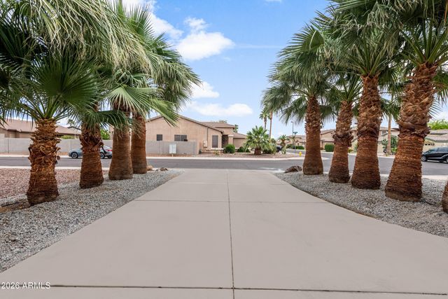 3718 S SETON Avenue, Gilbert, AZ 85297