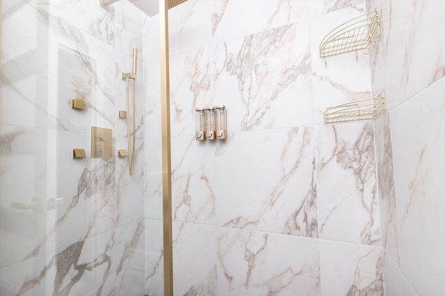 2085 Memorial Drv, South Hadley, MA 01075