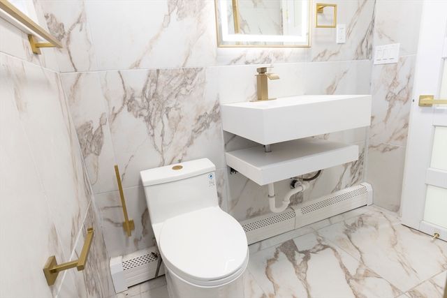 2085 Memorial Drv, South Hadley, MA 01075