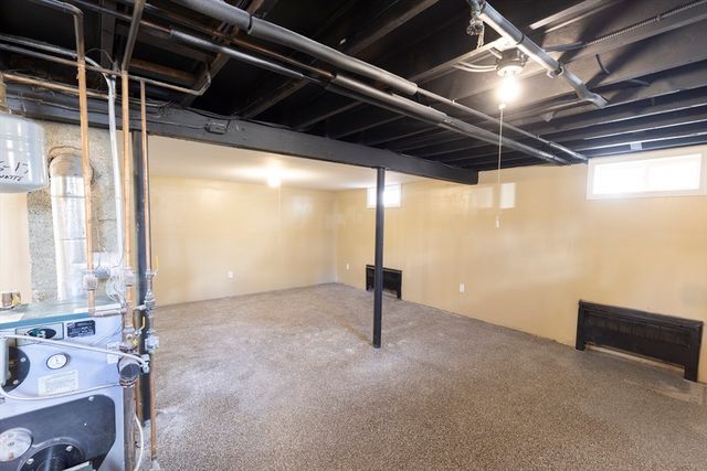 2085 Memorial Drv, South Hadley, MA 01075