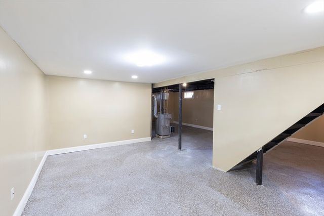 2085 Memorial Drv, South Hadley, MA 01075