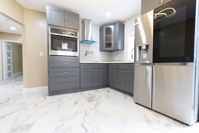 2085 Memorial Drv, South Hadley, MA 01075