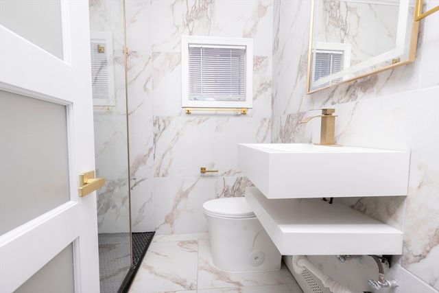 2085 Memorial Drv, South Hadley, MA 01075