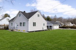 2085 Memorial Drv, South Hadley, MA 01075