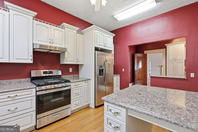 359 E Tugalo Street, Toccoa, GA 30577