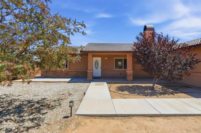 13115 Clallam Road, Apple Valley, CA 92308