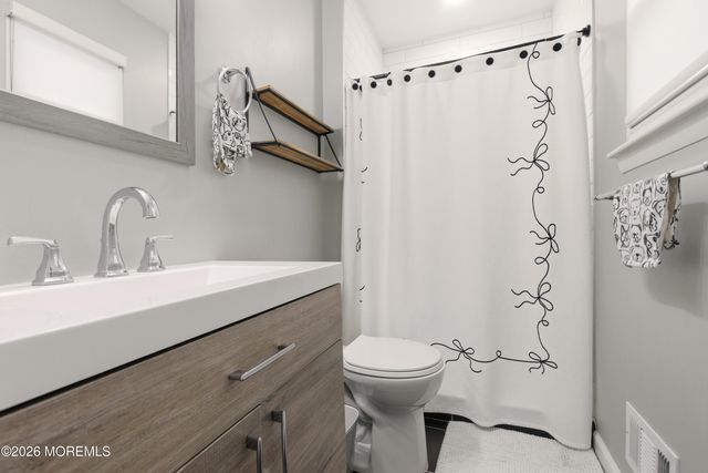 19 Silversmith Court, Howell, NJ 07731