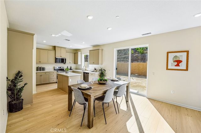 884 Porta Marina Lane, Lake Elsinore, CA 92530
