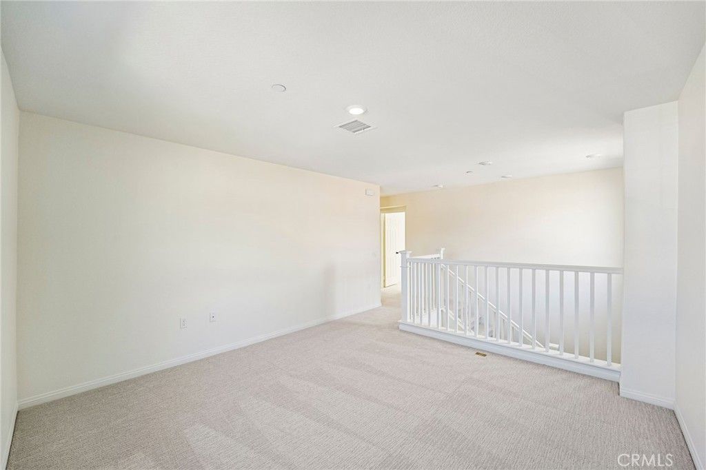 Image 11 of property listing at 884 Porta Marina Lane, Lake Elsinore, CA 92530