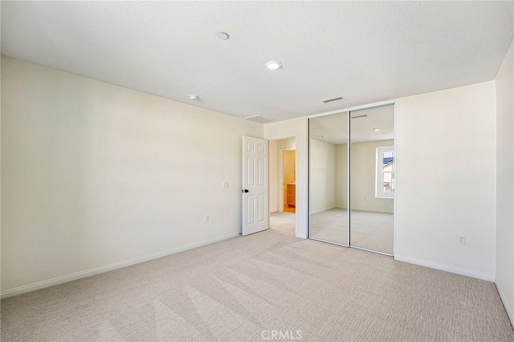 Image 14 of property listing at 884 Porta Marina Lane, Lake Elsinore, CA 92530