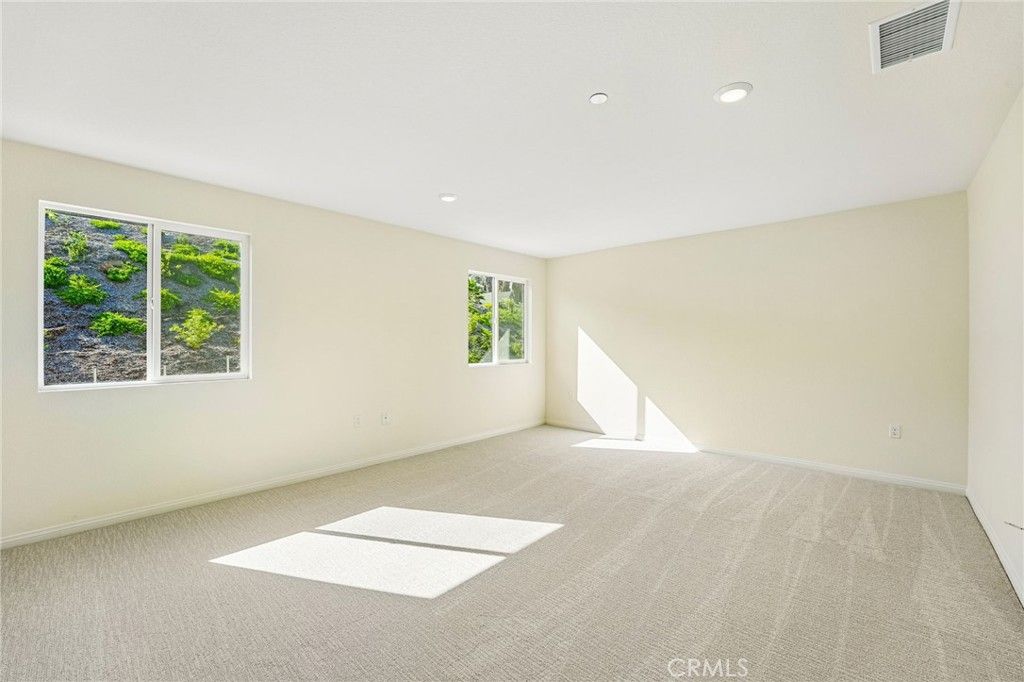 Image 20 of property listing at 884 Porta Marina Lane, Lake Elsinore, CA 92530