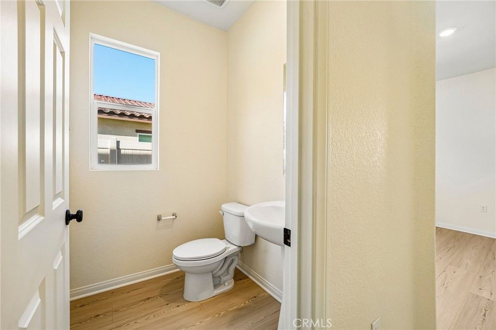Image 27 of property listing at 884 Porta Marina Lane, Lake Elsinore, CA 92530