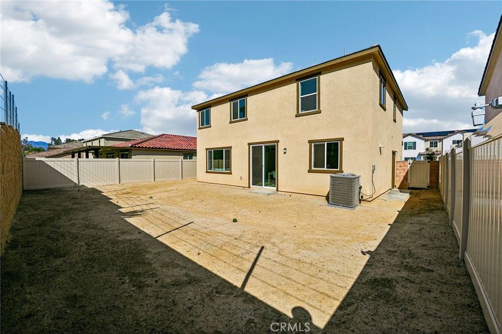 Image 33 of property listing at 884 Porta Marina Lane, Lake Elsinore, CA 92530