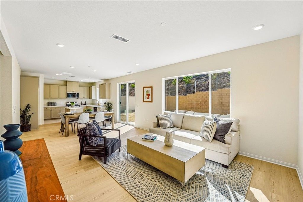 Image 4 of property listing at 884 Porta Marina Lane, Lake Elsinore, CA 92530
