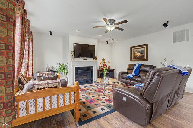 13874 Luxor Chase, Fishers, IN 46038