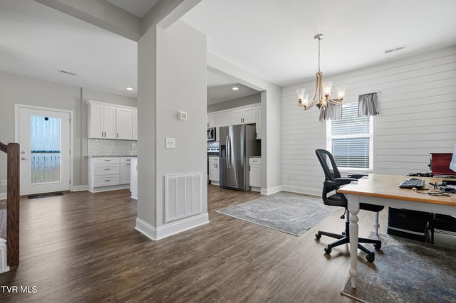 1512 West College Street, Jonesborough, TN 37659