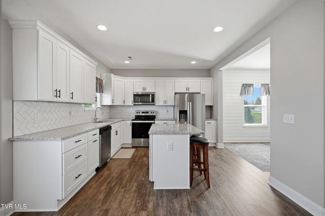 1512 West College Street, Jonesborough, TN 37659