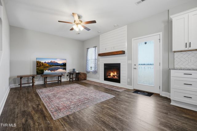 1512 West College Street, Jonesborough, TN 37659