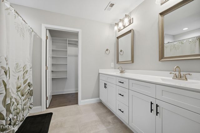 1512 West College Street, Jonesborough, TN 37659