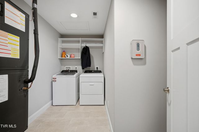 1512 West College Street, Jonesborough, TN 37659