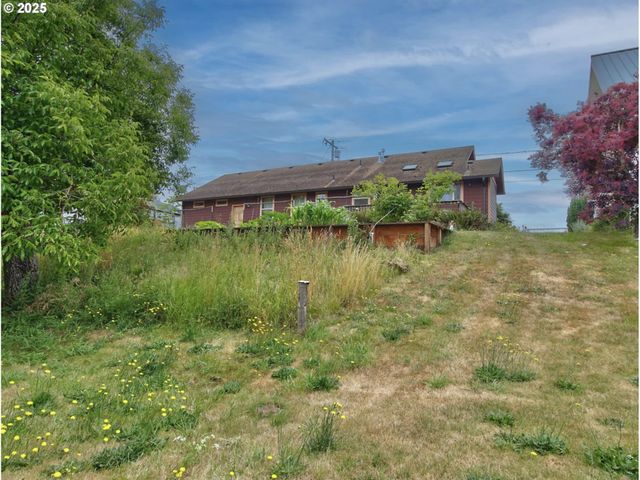 243 Se HARNEY St, Sheridan, OR 97378