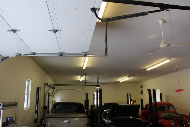 16 Towne Drive, Derry, NH 03038