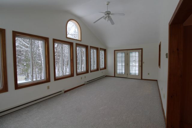 16 Towne Drive, Derry, NH 03038