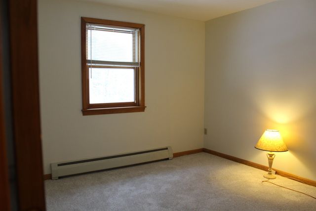 16 Towne Drive, Derry, NH 03038