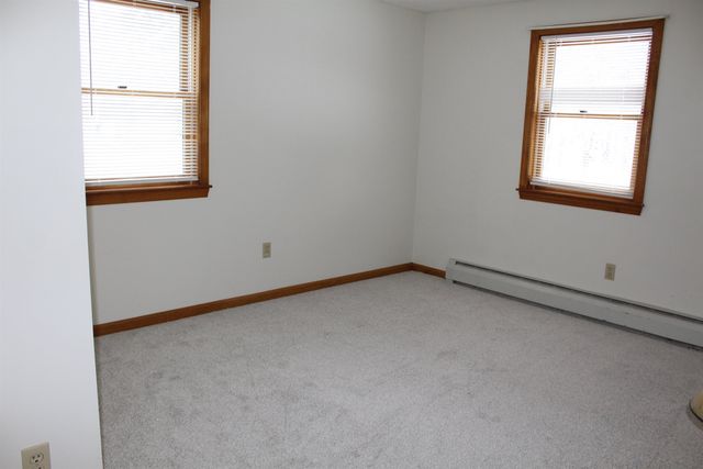 16 Towne Drive, Derry, NH 03038