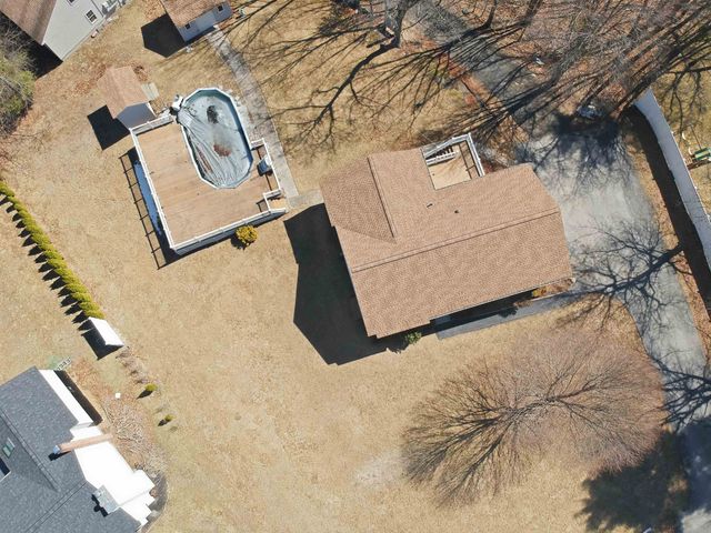 16 Towne Drive, Derry, NH 03038