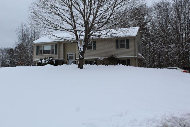 16 Towne Drive, Derry, NH 03038