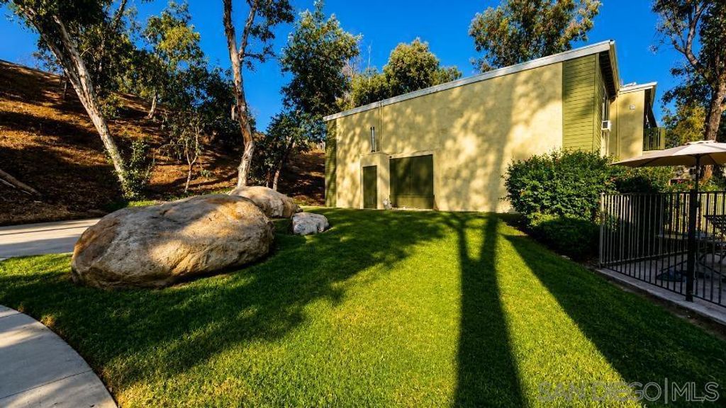 830 W Lincoln Ave #186, Escondido, CA 92026 — exterior