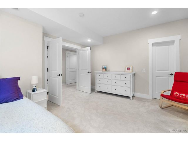 1910 S Corona St, Denver, CO 80210