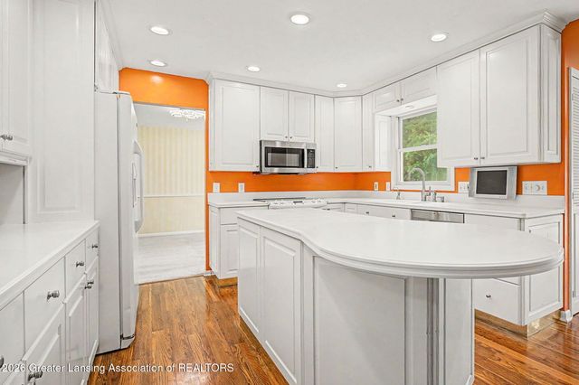 106 Wedgewood Court, Charlotte, MI 48813