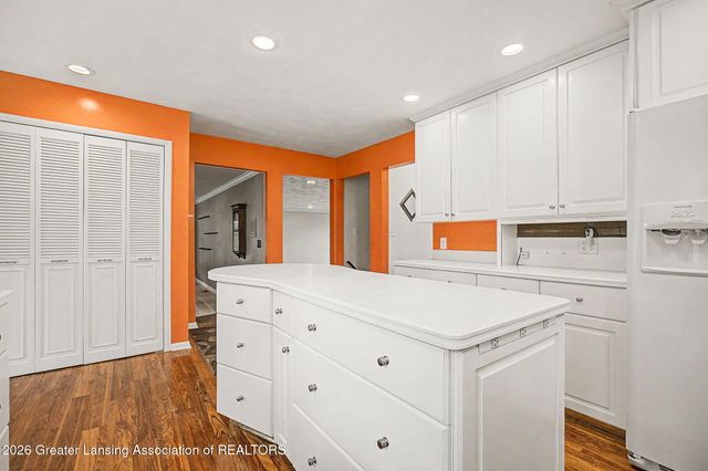 106 Wedgewood Court, Charlotte, MI 48813