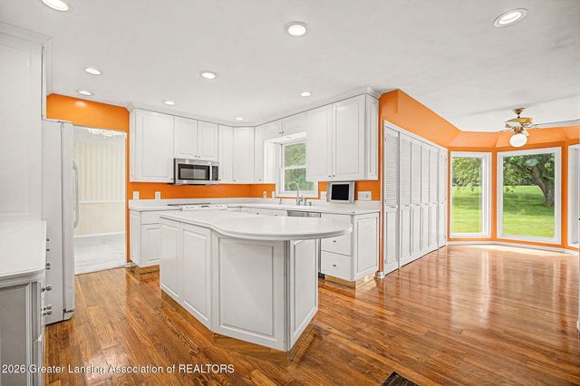 106 Wedgewood Court, Charlotte, MI 48813