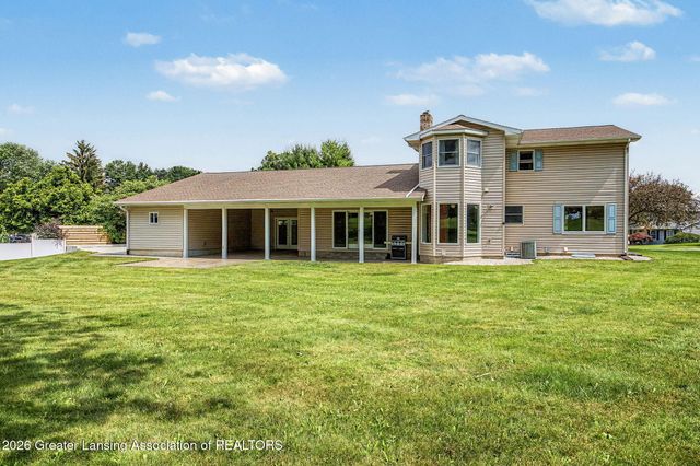 106 Wedgewood Court, Charlotte, MI 48813