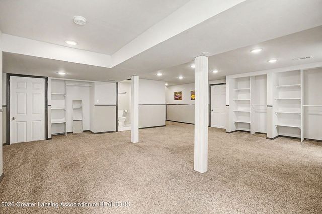106 Wedgewood Court, Charlotte, MI 48813