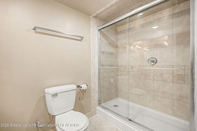 106 Wedgewood Court, Charlotte, MI 48813