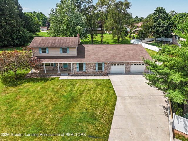 106 Wedgewood Court, Charlotte, MI 48813