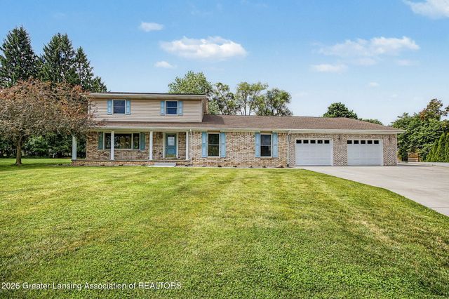 106 Wedgewood Court, Charlotte, MI 48813