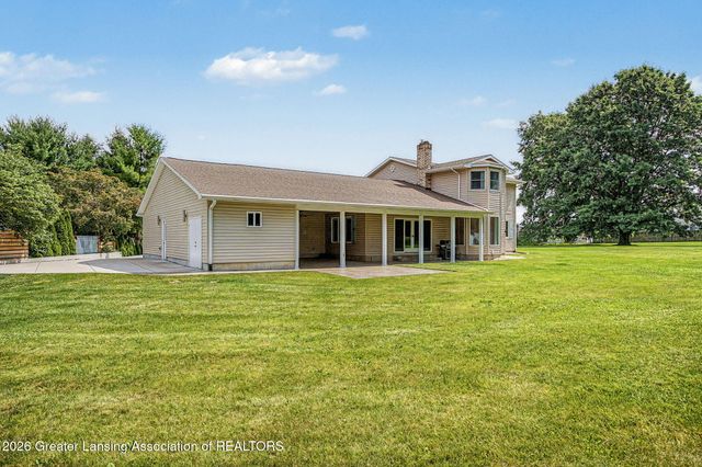 106 Wedgewood Court, Charlotte, MI 48813