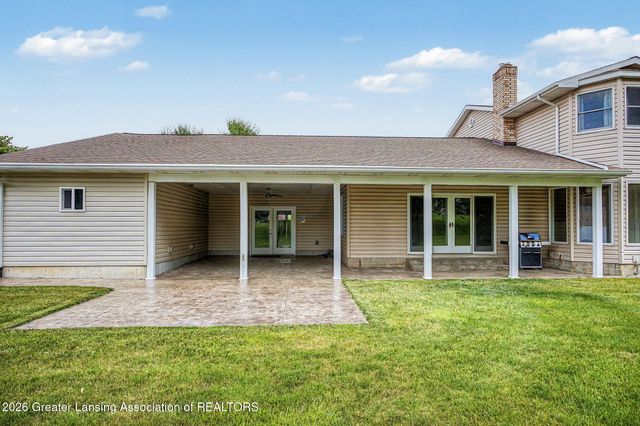 106 Wedgewood Court, Charlotte, MI 48813